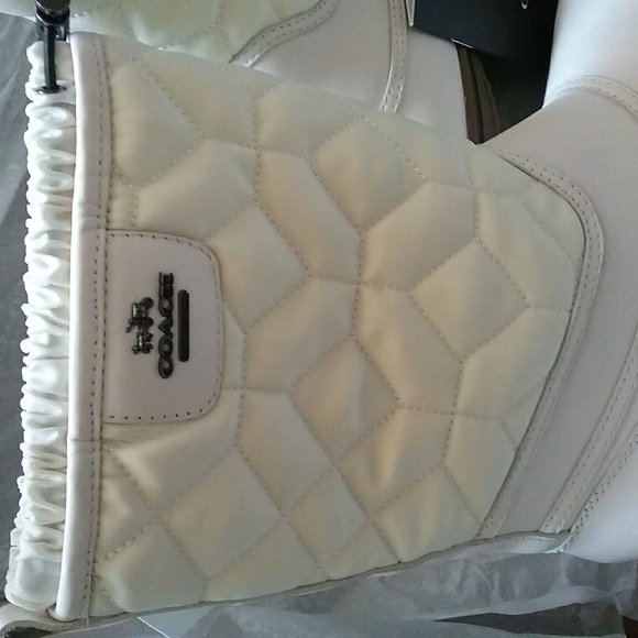 COACH Boots NWT 7.5, Chalk/ Sparrow - Picture 5 of 8